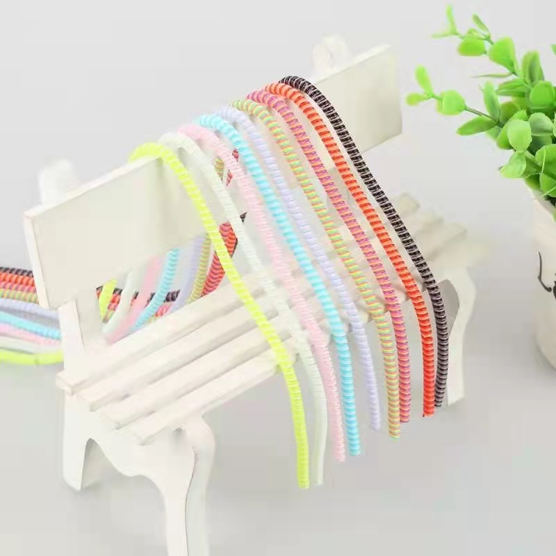 Pelindung kabel pengisi daya U - Coiled Usb Cable ulasan dan harga